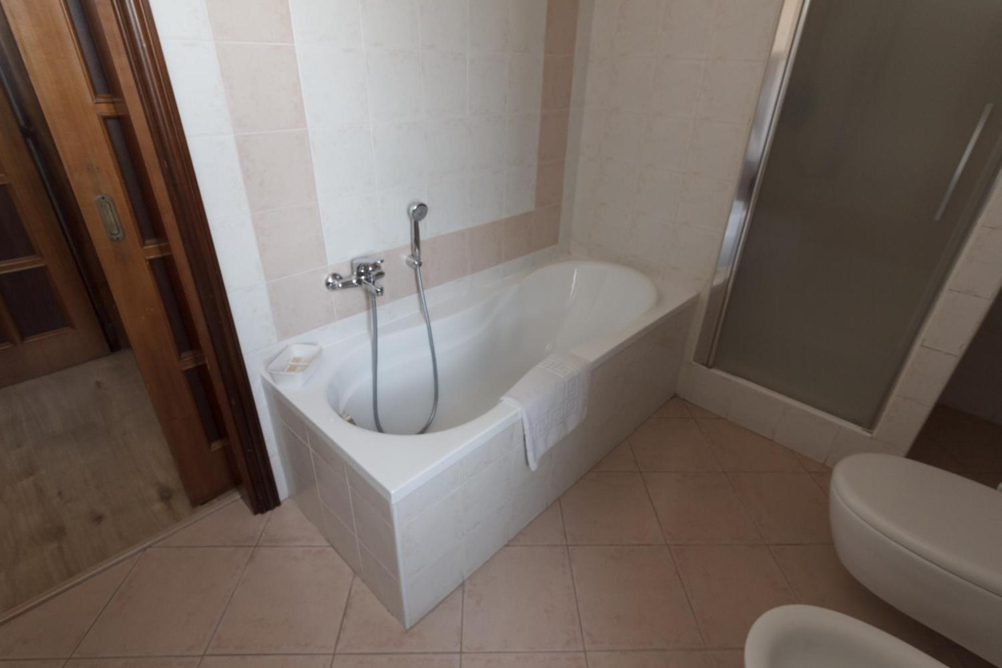 Villa Lina Bed&Breakfast Taranto Kültér fotó